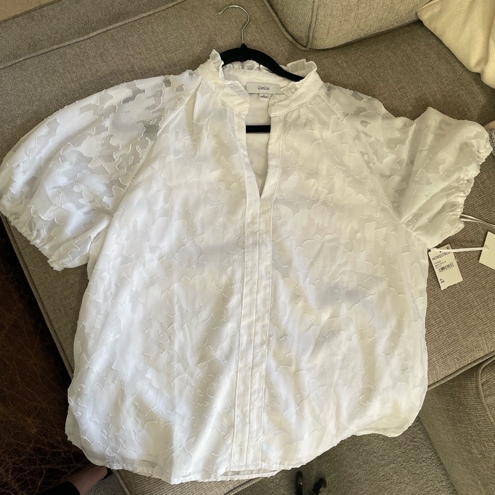 CeCe Bright White Textured Blouse